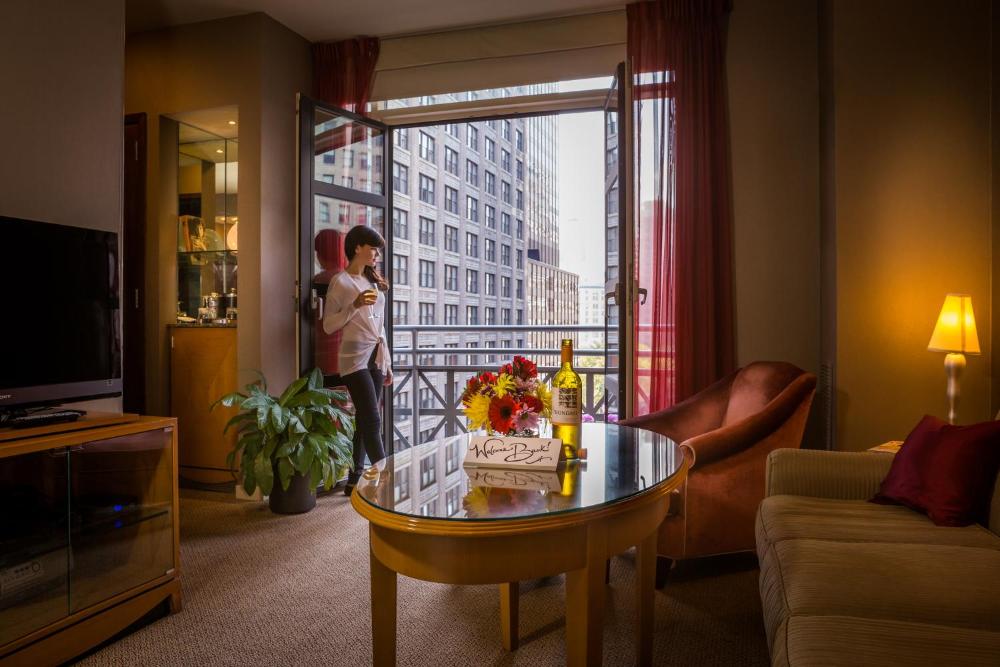 King Suite with Balcony interior